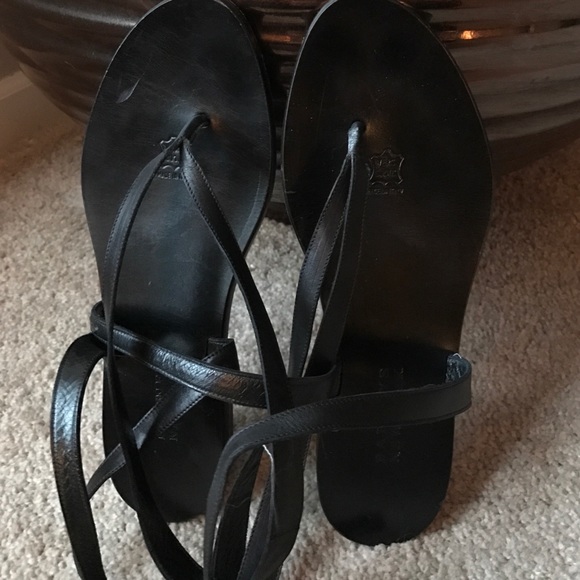 ❤️sold❤️ barneys New York strappy all leather - Picture 4 of 8