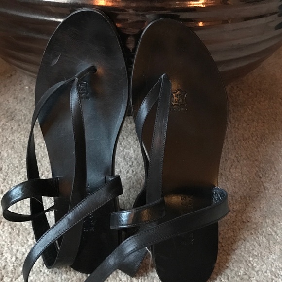 ❤️sold❤️ barneys New York strappy all leather - Picture 5 of 8