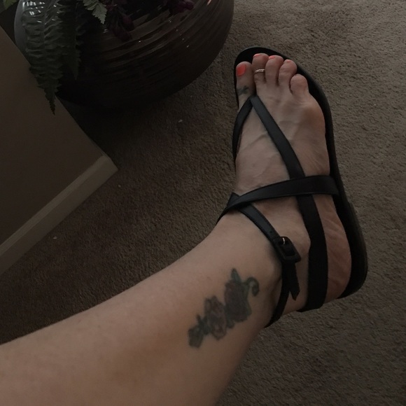 ❤️sold❤️ barneys New York strappy all leather - Picture 8 of 8