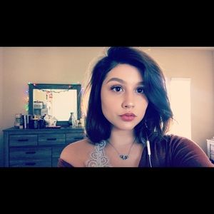 Meet your Posher, Adrianna