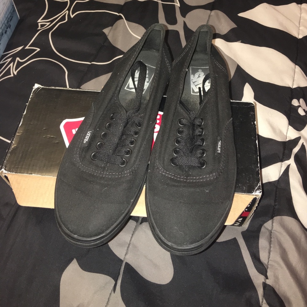 Vans all black