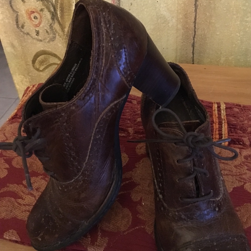 Born Brown Oxford Heels