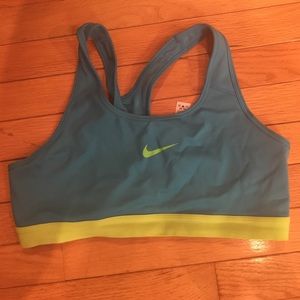 ‼🔥 sale 🎉 NWOT Nike sports bra