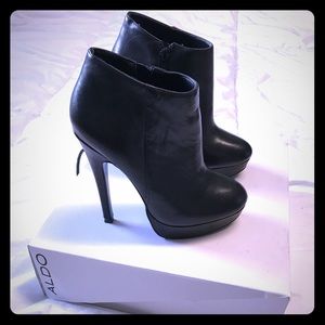 ALDO booties size 6.5