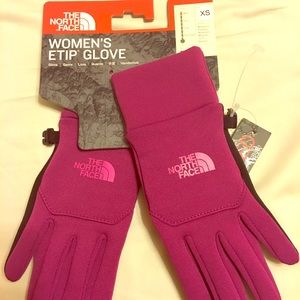 NORTH FACE GLOVES