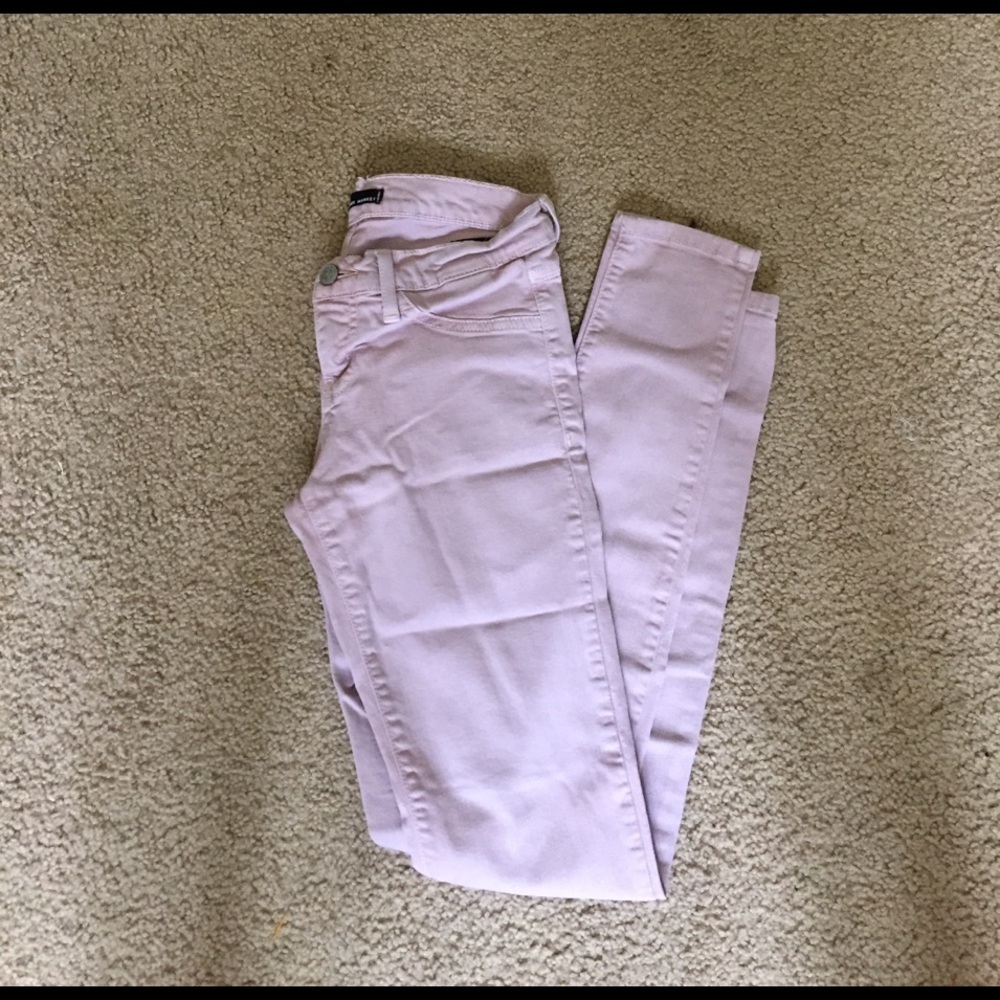 Light pink skinny jeans.