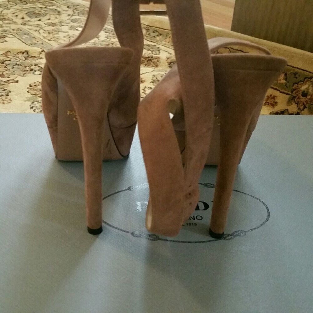 Dark rose platform prada heels - Picture 2 of 4