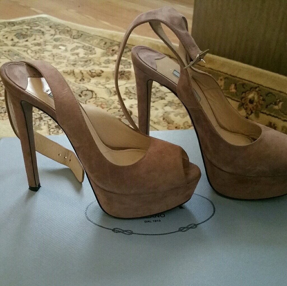 Dark rose platform prada heels - Picture 4 of 4