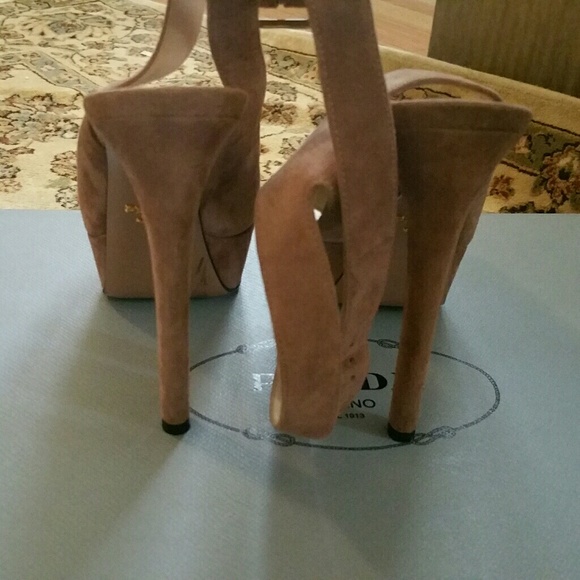 Dark rose platform prada heels - Picture 2 of 4