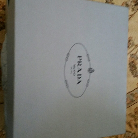 Dark rose platform prada heels - Picture 3 of 4