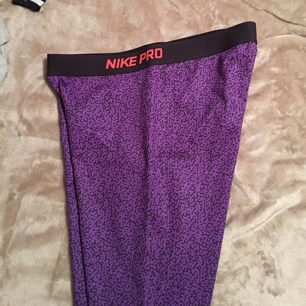 Nike Pro Crop Pants