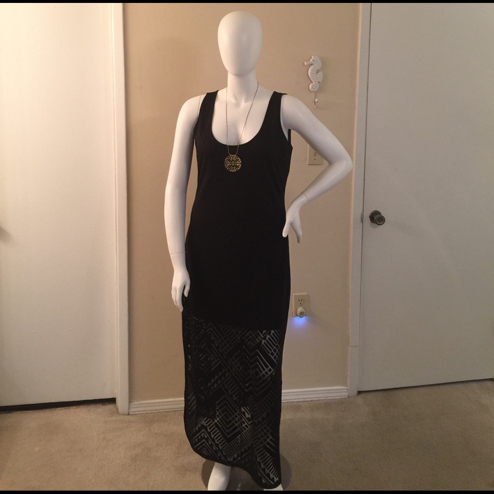 Black sleeveless maxi dress
