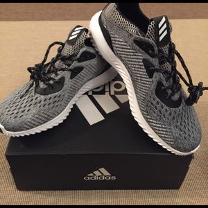 Women's Adidas Alphabounce