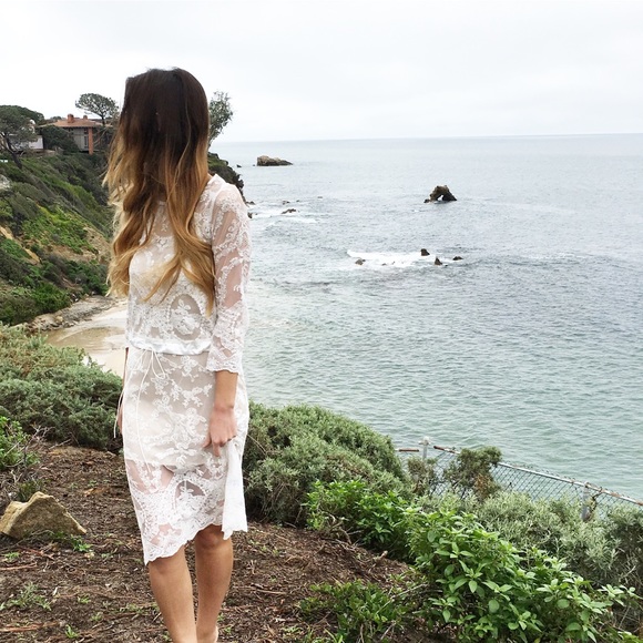 sheer lace overlay dress - Picture 3 of 4