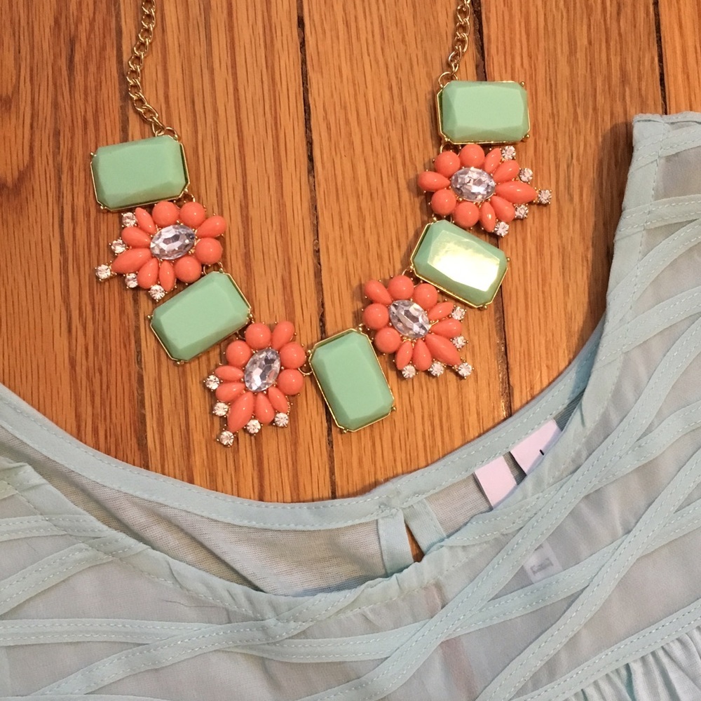 🎉HP🎉Stunning Mint and Coral necklace - 1 left - Picture 6 of 7