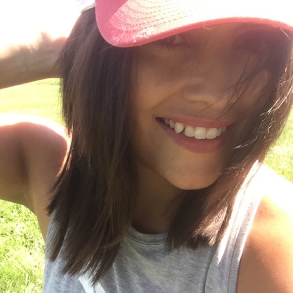 Meet your Posher, Sara - Picture 2 of 2