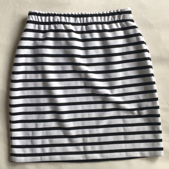 Black And White Striped Mini Skirt - Picture 1 of 3