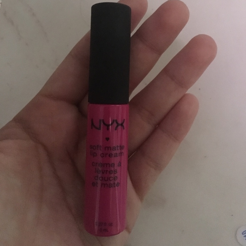 NYX MATTE LIQUID LIPSTICK