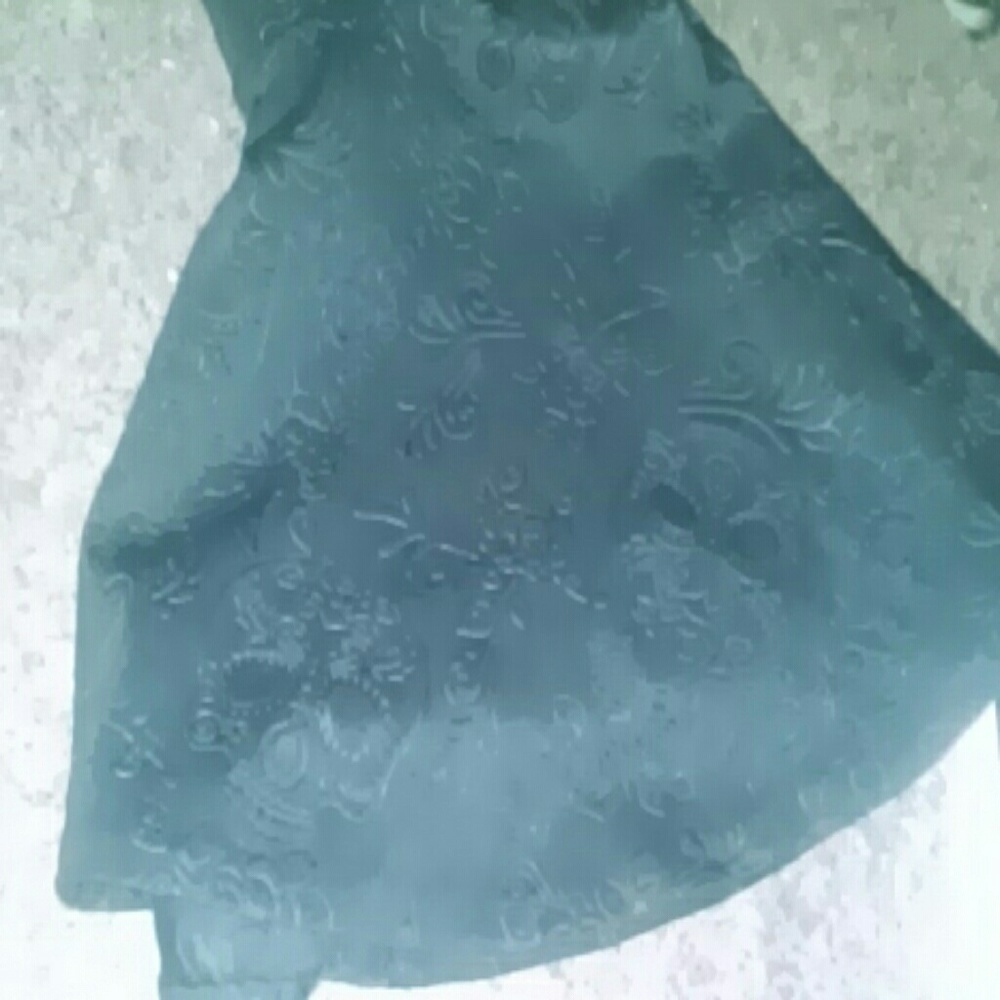 Black skirt with flowers and skulls