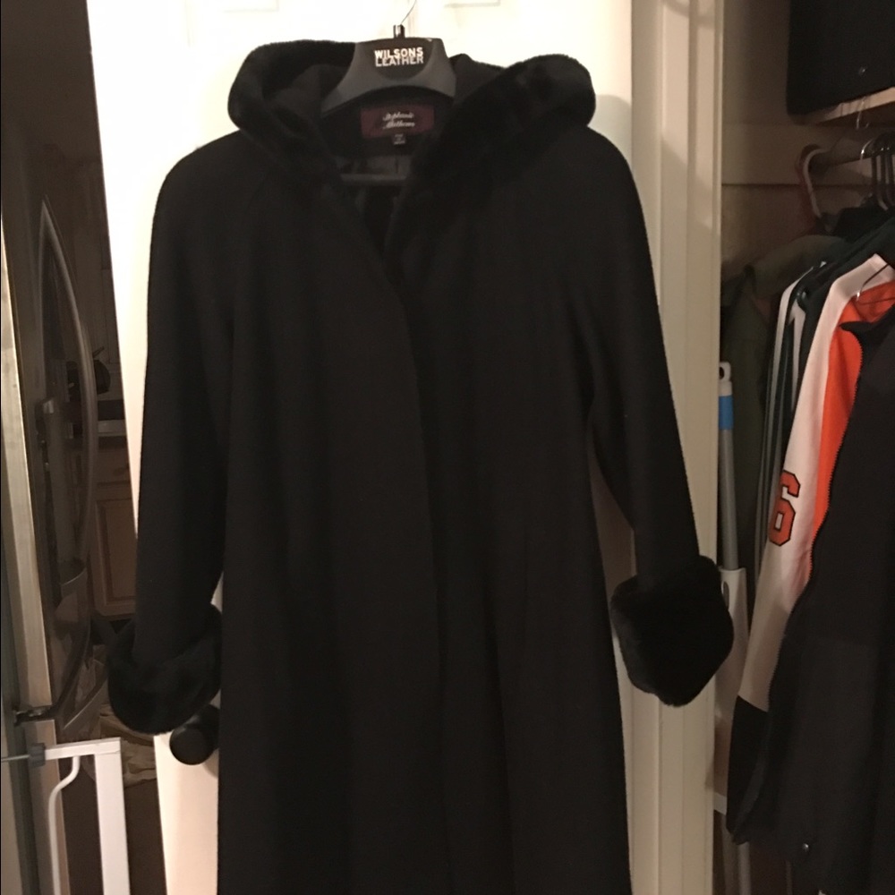 Black winter coat -"fur" lined hood & sleeves