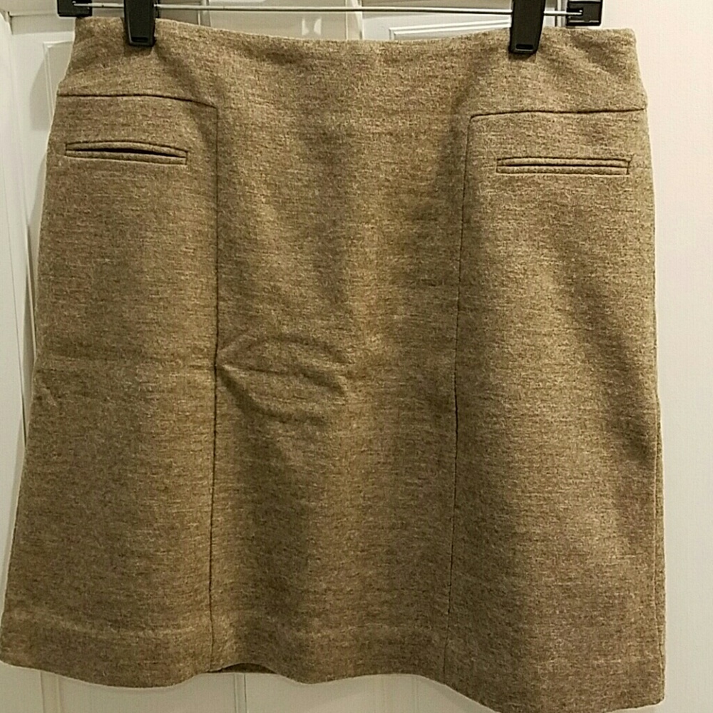 Ann Taylor petite size 4 tan wool skirt