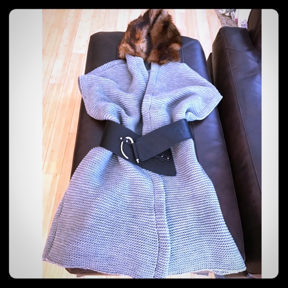 Hooded knit sweater vest