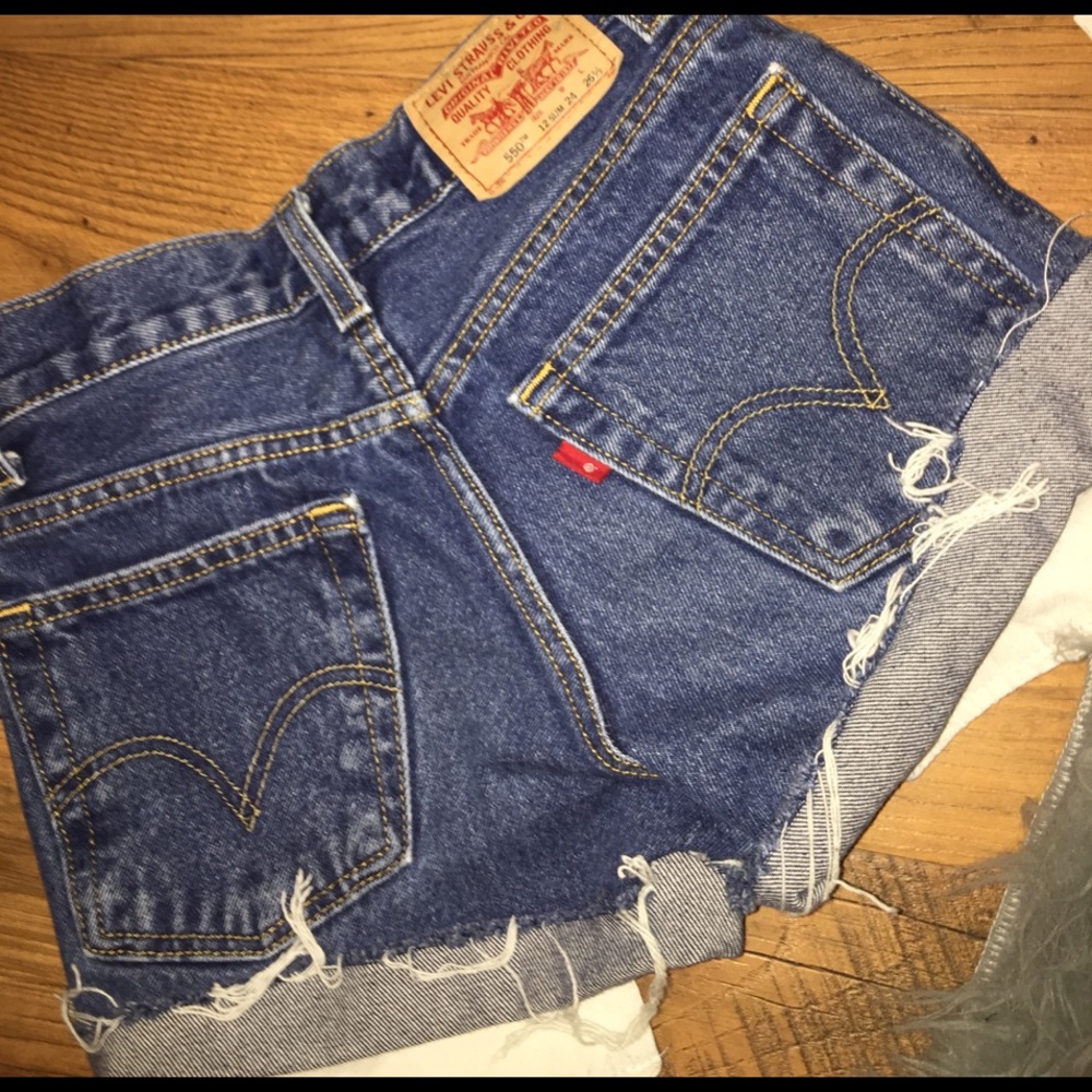 High waisted Levi shorts