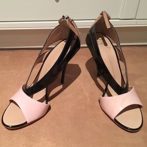 Giuseppe Zanotti tan/black patent & leather pump
