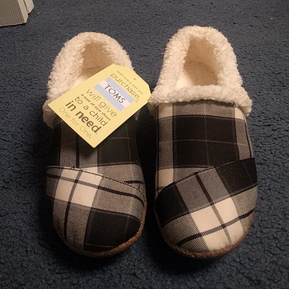 TOMS slippers
