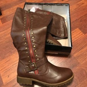 NWT brown leather boots. Never worn