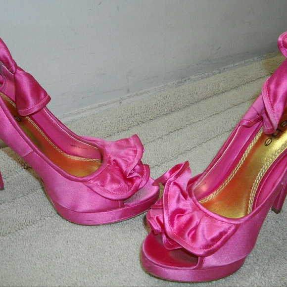 Bebe Shoes - Bebe Ruffles High Heels Fuchsia 6 Fabric Shoes