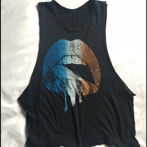 Graphic Cut Off Tank Top