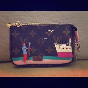 Louis Vuitton mini pochette accessory