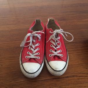 Classic red low top converse