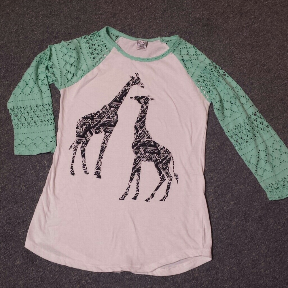 Three quarter tshirt