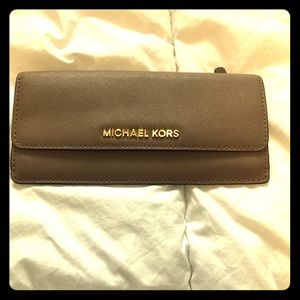 Preloved MICHAEL KORS wallet