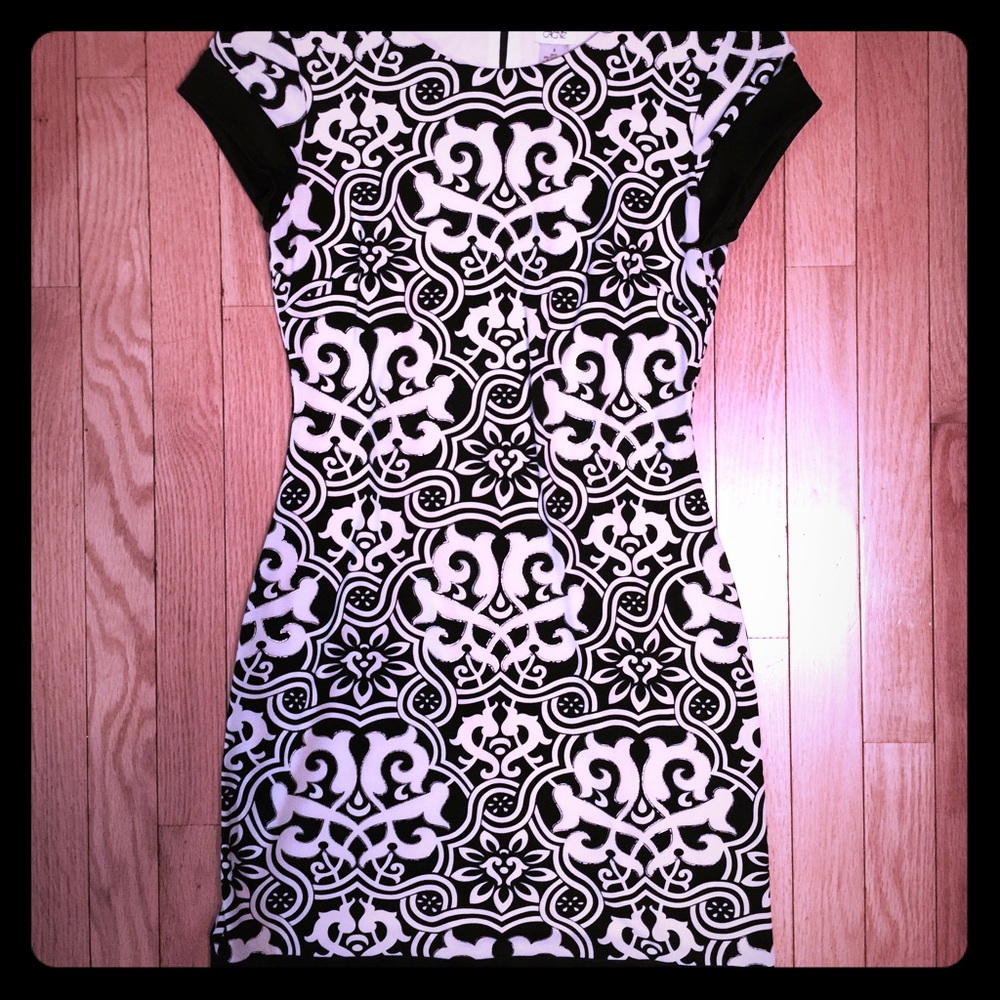 Cache shift dress