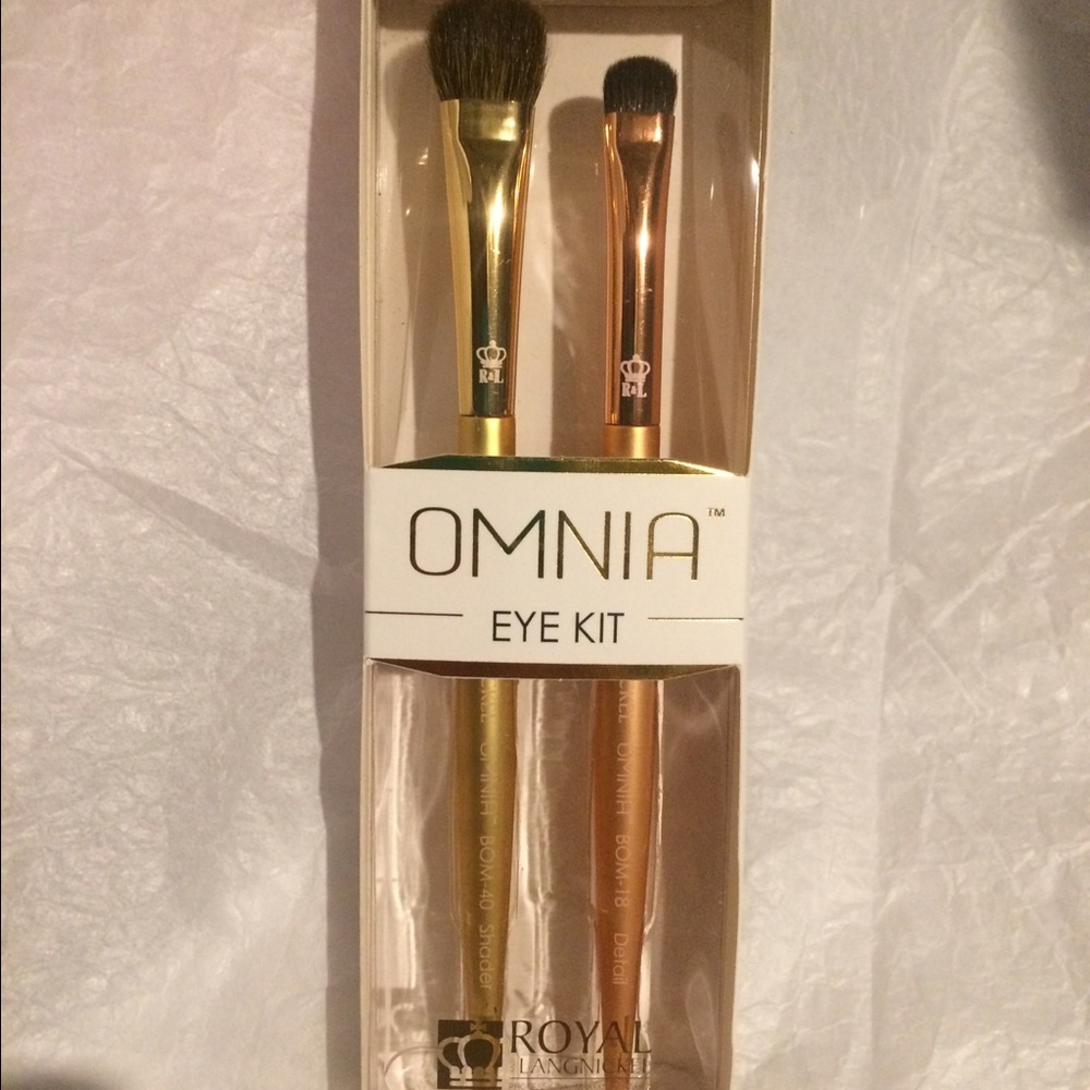 Omnia brushes