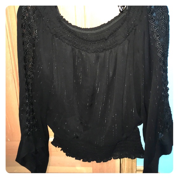 Xoxo flowing sleeve top - Picture 1 of 4