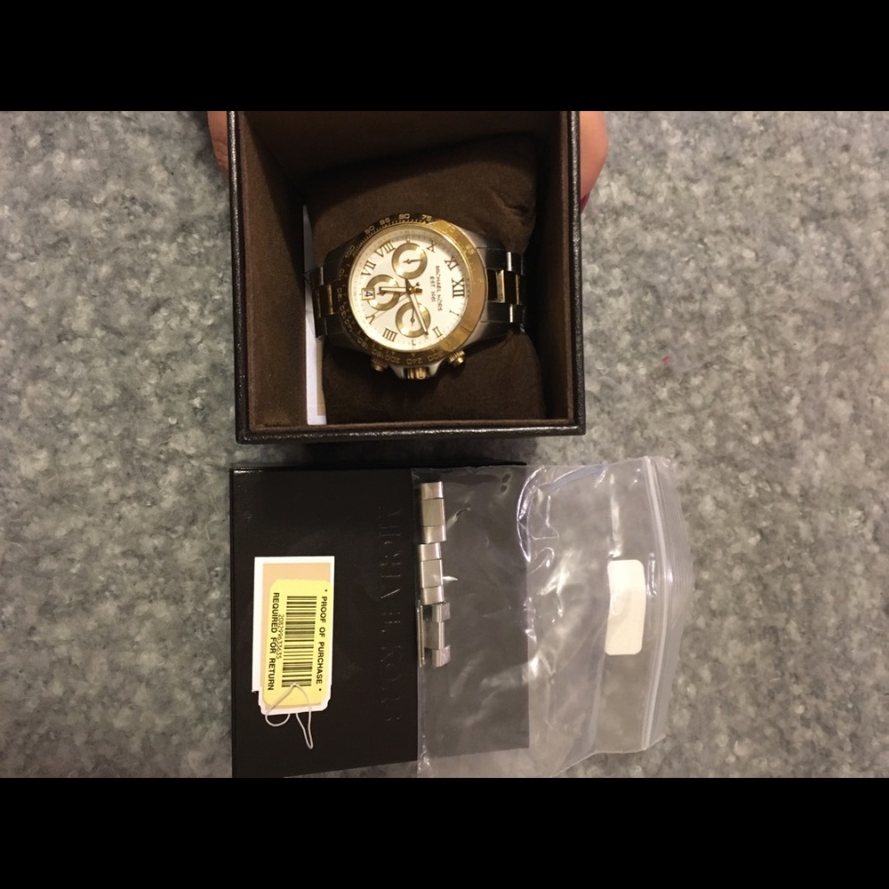 🔆- Michael Kors chronograph watch