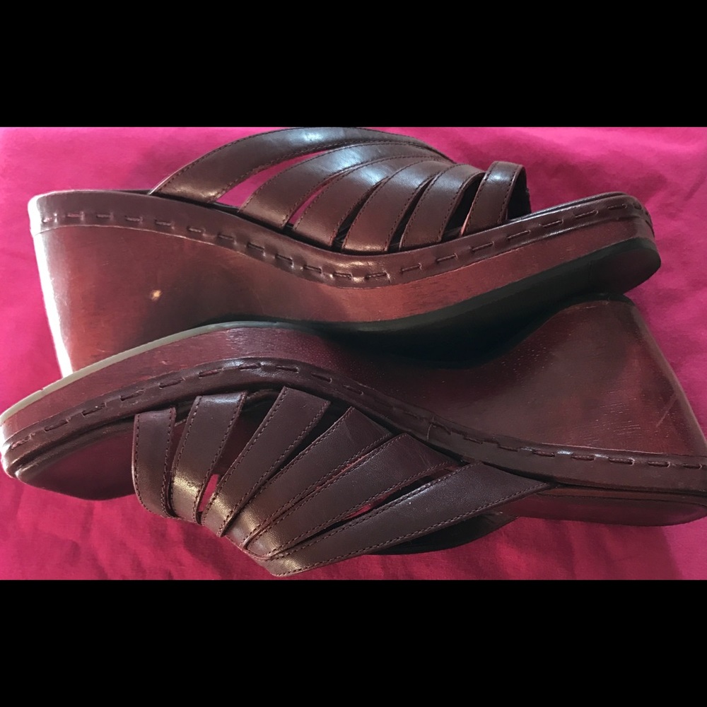 Red Clogs - Picture 3 of 4