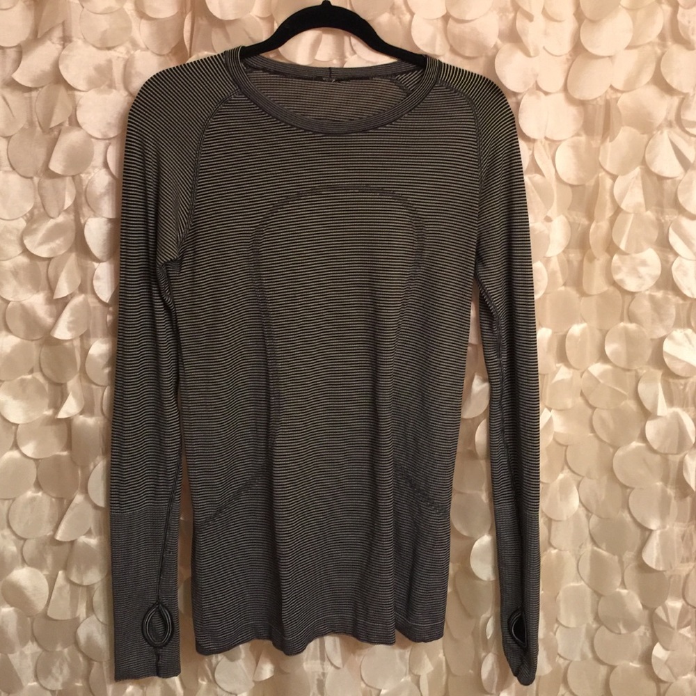 Black/white lululemon long sleeve