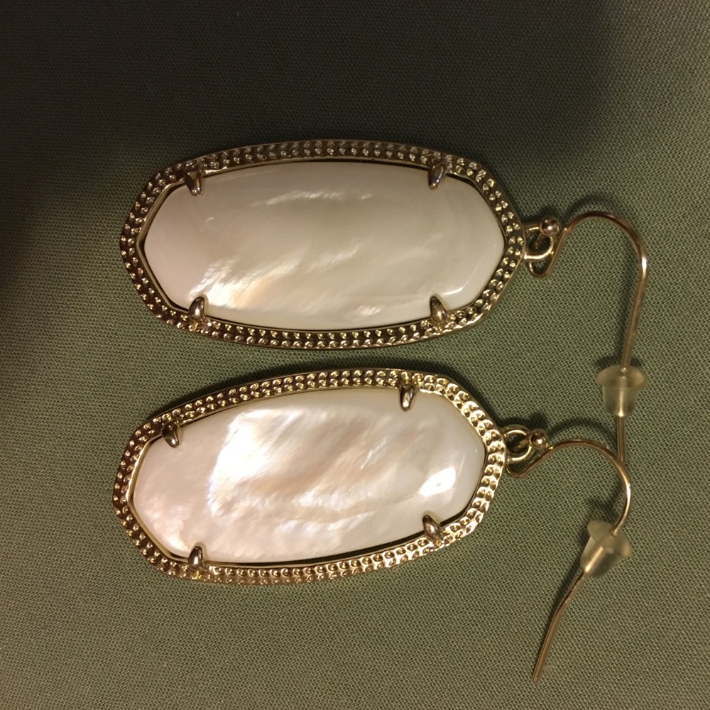 Kendra Scott Elle Earrings