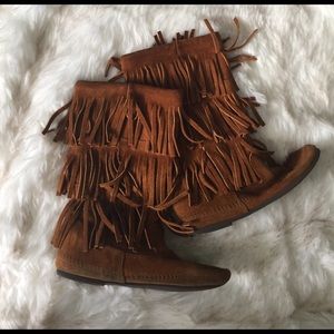 Minnetonka fringe suede moccasin boots