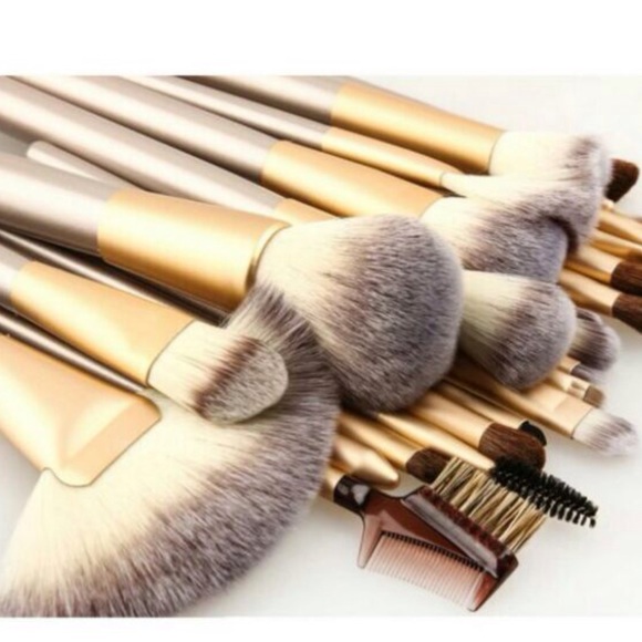 🌷🌷New 🌷🌷24pcs High Quality Gold Makeup Brushes - Picture 2 of 3