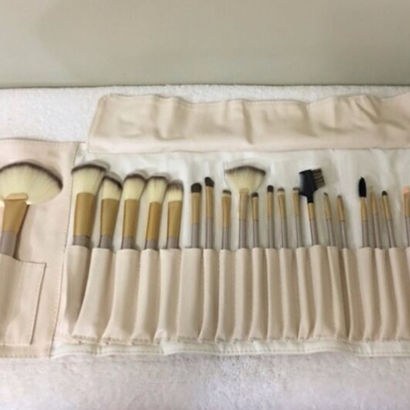 🌷🌷New 🌷🌷24pcs High Quality Gold Makeup Brushes - Picture 3 of 3