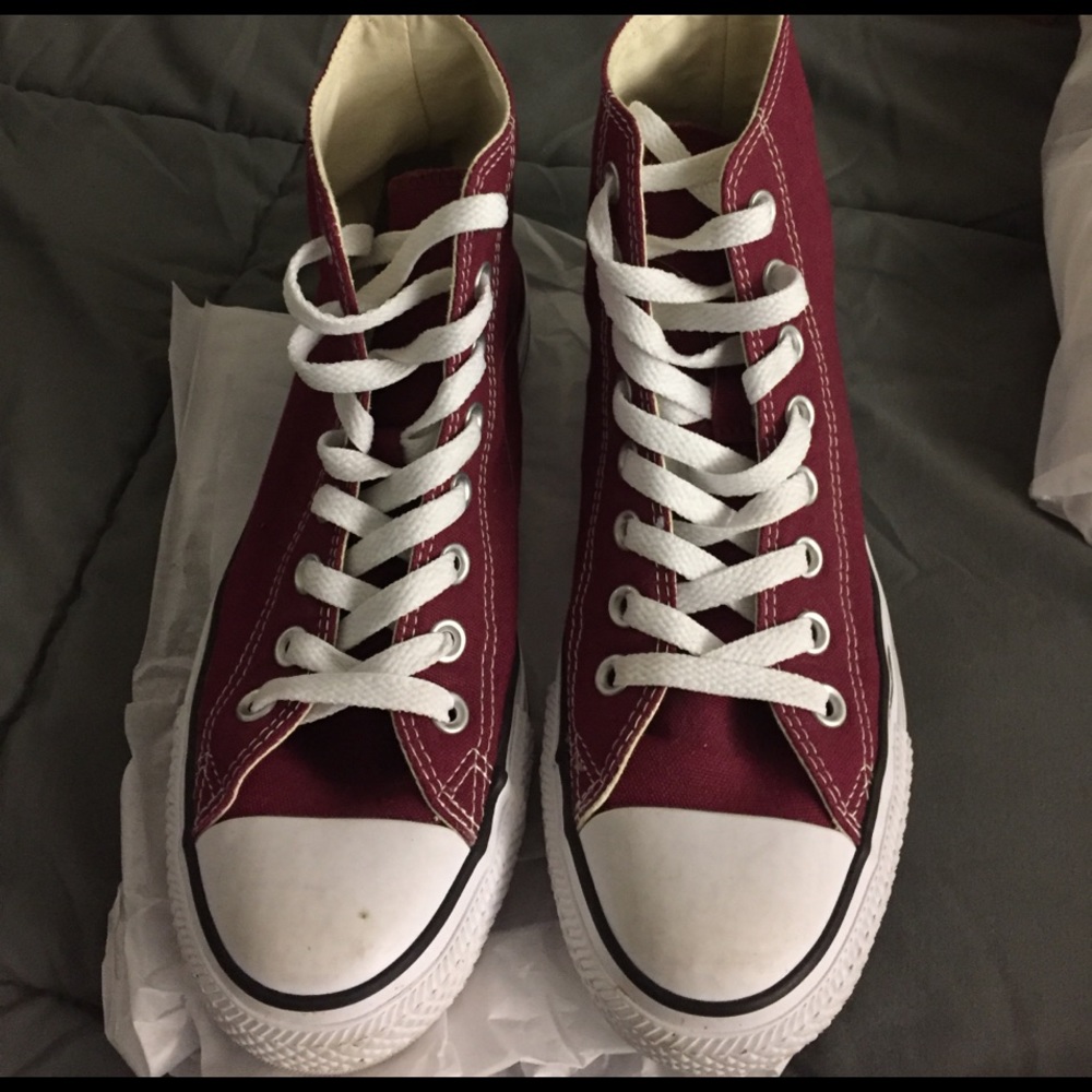 Women's 8.5 Maroon high top Converse
