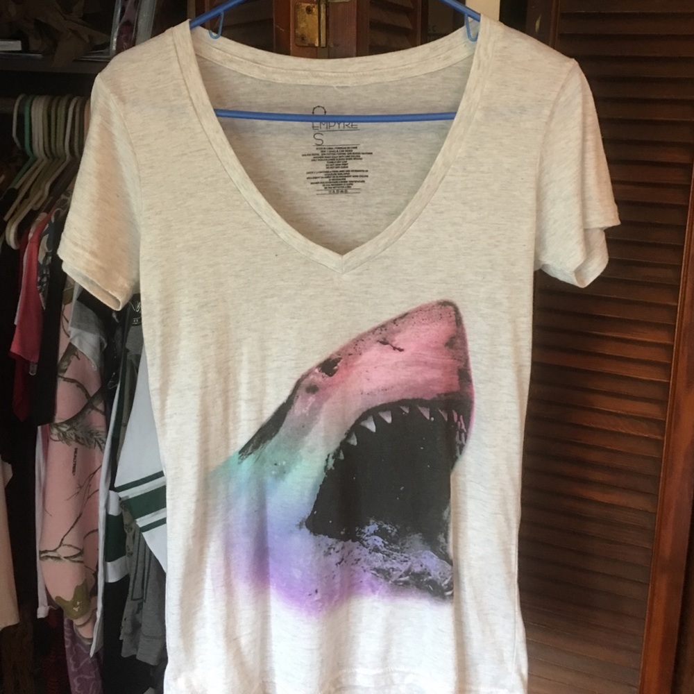 Vneck shark shirt 🦈
