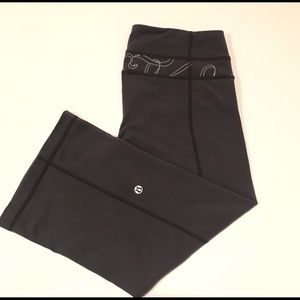 SALE!!! Lululemon Cropped Leggings - Size 6