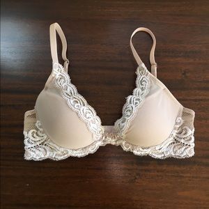 Nude Natori Feathers Bra